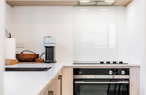 Henderson House | Best in the West New Stunning TownHouse Henderson
