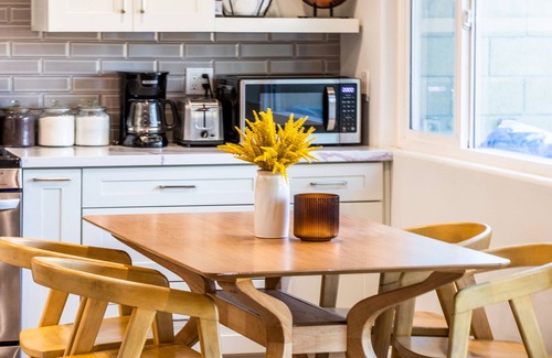 Fountain Valley House | Best location! Charming staycation w/ pool, Near Disney, Sleeps 10