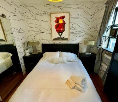 Union City Apartment | BEST LOCATION FOR NYC VISITORS 2 BEDROOMS SUBWAY 20 STEPS AWAy BEST OPPORTUNITY EVER