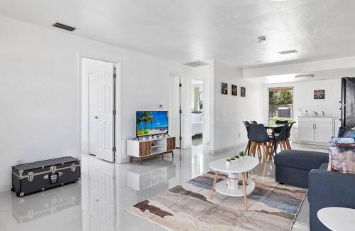 Caloosahatchee Apartment | Best location in Cape Coral!