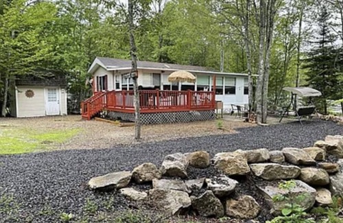 South Casco RV Rental | Best location in point Sebago! Walk to beach and restaurants!