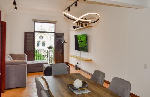 Casco Viejo Apartment | Best Location - Spacious And Fancy Apt