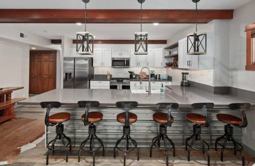 Whitefish House | Best Location! Walkable30 Min To Gnp5 Min Lake