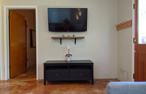 Mill Valley House | Best Mill Valley Location, PETS OK, High End, Gourmet, long term starts May 15