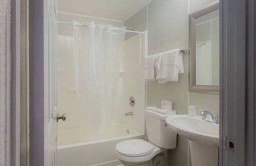 Bitter Lake Hotel | Best Motel