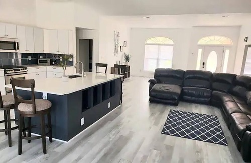 Northwest Pensacola House | Best of Both - A Tranquil Escape right off the Hwy