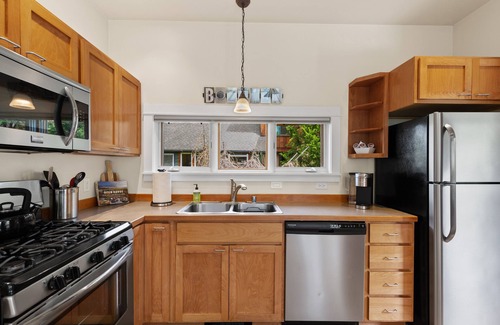 Bozeman House | Best of Downtown Bozeman! 2 VRBO's on This Property (See Listing #1214345)