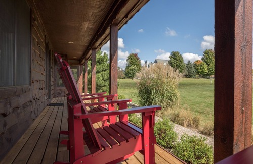 The Galena Territory House | Best on Bayward – King Beds, Hot Tub, Pool Table & Fireside Fall Nights!