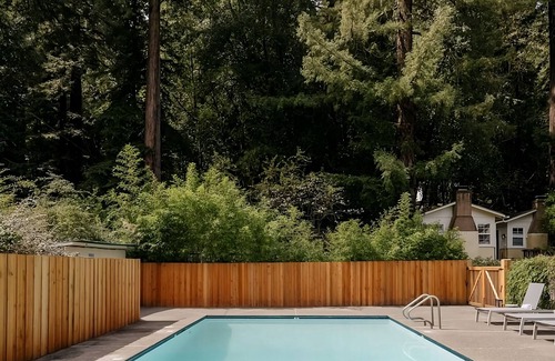 Guerneville Hotel | Best Place to Stay in Guerneville! Free Parking, Near Sunset Beach County Park