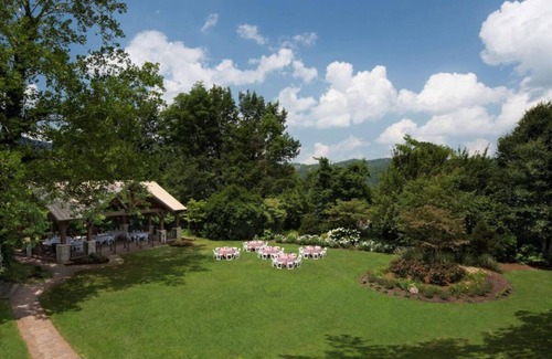 Gatlinburg Hotel | Best Place to Unwind! Private Balcony, Indoor Pool, Parking, Pet-Friendly!
