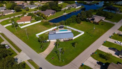 Fort Myers House | Best pool house Ideal for family pool heated