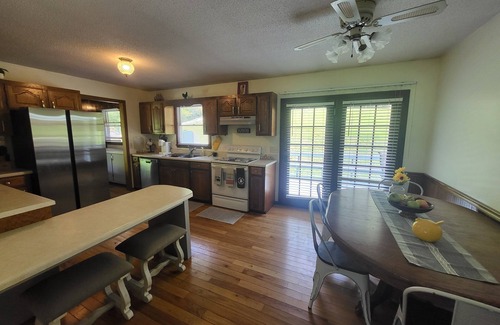 Andrews House | BEST porch view of the Smokies! AMAZING creekside fire pit, Master suite!