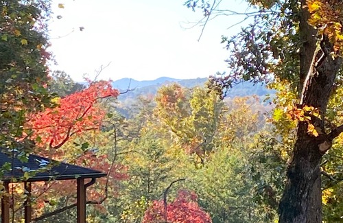 Blairsville Cabin | Best Reviews at Four Friends’ Cabin. Last Minute Deals! License 011332