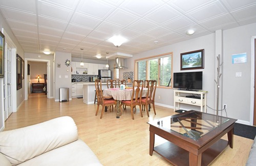 Fairbanks Apartment | Best site 4 northern lights! Live camera 4 aurora! Monthly rental rate possible.