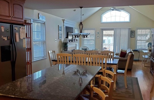 Townsend's Inlet House | Best Sunsets in Sea Isle - Bay Block Rental- 2 Blocks to Beach- Townsend Inlet