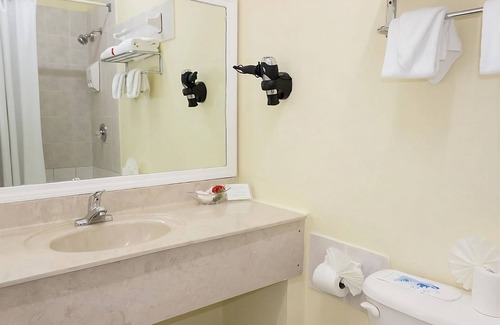 Rodney Bay Hotel | Best Value, Quality Stay! Free Parking, Minutes Away from La Clery Playing Field