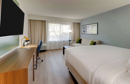 Mayo Clinic Hotel | Best Value, Quality Stay! w/Pool, Near Rio Montana Park, Pet-Friendly