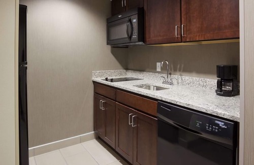 Kutzky Park Hotel | Best Value, Quality Stay! 2 King Bed Deluxe Units, Indoor Pool!