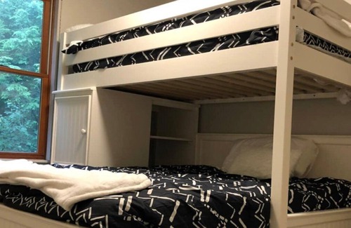 Howard House | BEST VALUED AIRBNB IN OHIO!