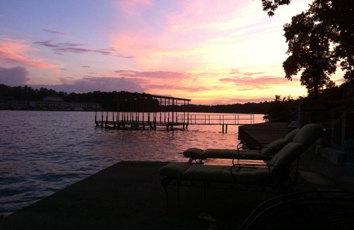 Mid America Cottage | BEST VIEW on Lake Hamilton