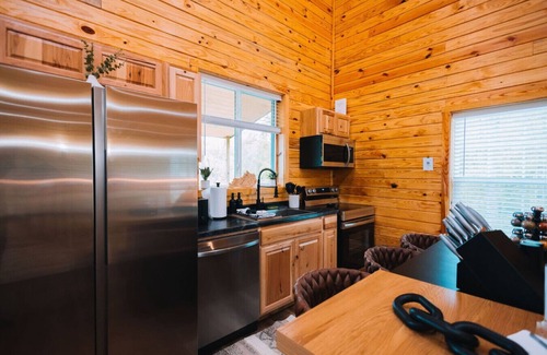 Frenchburg Cabin | Best Views in RRG | Game Room | Hot Tub | Caves