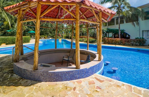 Damas House | Best Views! Newly remodeled. New AC. Bright and Clean!