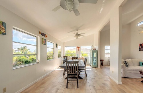 Biggar Villa | best water location - Florida style - Matlacha at Cape Coral