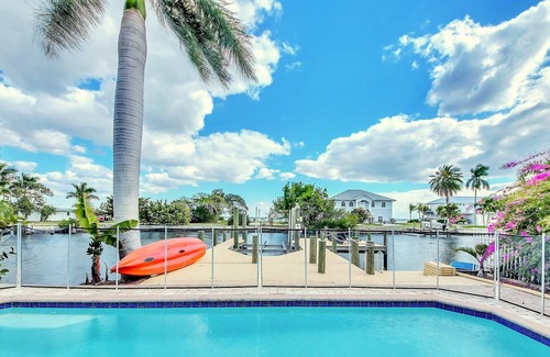 Biggar Villa | best water location - Florida style - Matlacha at Cape Coral