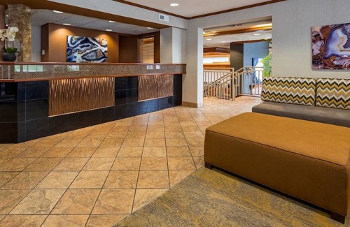 Downtown Branson Hotel | Best Western Plus Landing View Inn & Suites