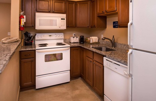 Wisconsin Dells Hotel | Best Western Ambassador Inn & Suites