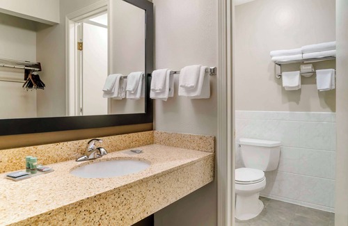 Grand Haven Hotel | Best Western Beacon Inn