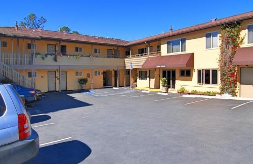 Northwest Carmel Hotel | Best Western Carmel's Town House Lodge