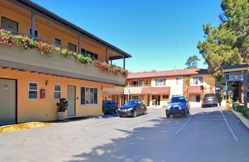 Northwest Carmel Hotel | Best Western Carmel's Town House Lodge