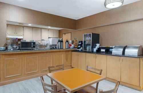 Peru Hotel | Best Western Circus City Inn