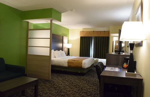Batavia Hotel | Best Western Crown Inn & Suites