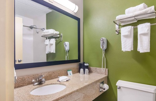 New Philadelphia Hotel | Best Western Dutch Valley Inn