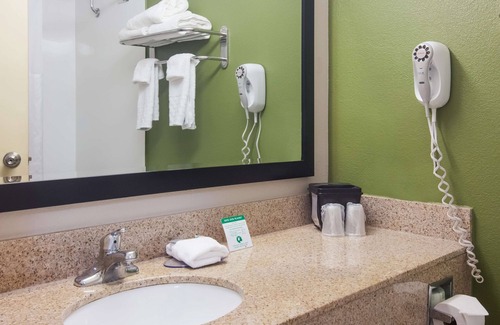New Philadelphia Hotel | Best Western Dutch Valley Inn