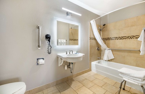 Jeffersonville - Clarksville Hotel | Best Western Green Tree Inn