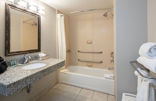 Shoreview Hotel | Best Western Inn & Suites San Mateo - San Francisco Airport