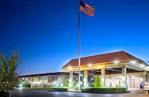 Moses Lake Hotel | Best Western PLUS Lake Front Hotel