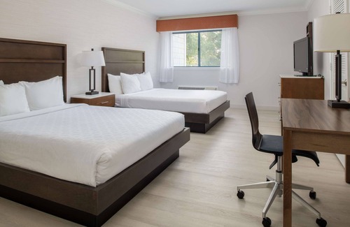 Westside Santa Cruz Hotel | Best Western Plus All Suites Inn