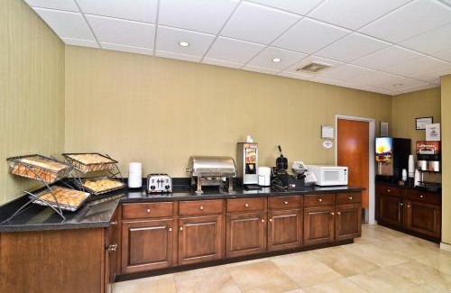 Brunswick Hotel | Best Western Plus Brunswick Inn & Suites
