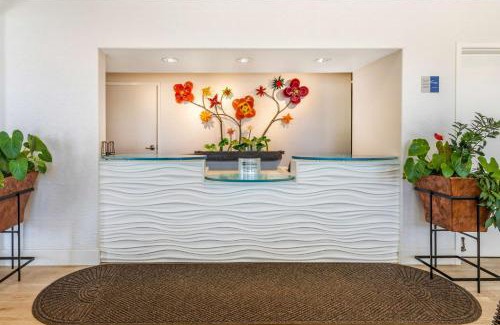 Capitola Hotel | Best Western Plus Capitola By-the-Sea Inn & Suites