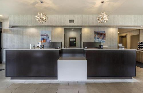 Bentonville Hotel | Best Western Plus Castlerock Inn & Suites