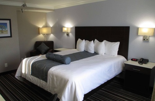 Hemet Hotel | Best Western Plus Diamond Valley Inn