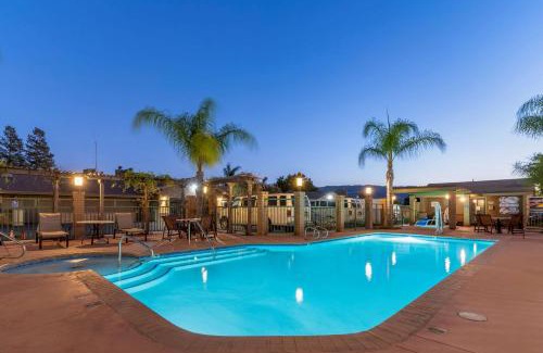Gilroy Hotel | Best Western Plus Forest Park Inn