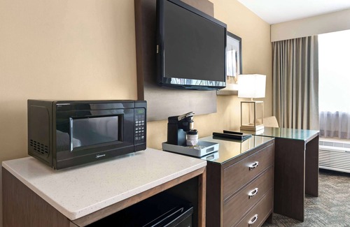 Kansas City Hotel | Best Western Plus Kansas City Sports Complex Hotel