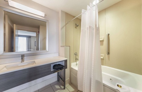 The Crossings Hotel | Best Western Plus Kendall Hotel & Suites