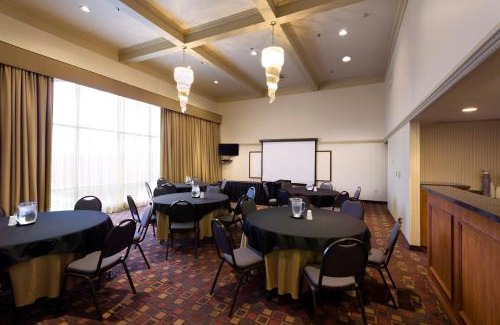 Ashley Oaks Hotel | Best Western Plus Knoxville Cedar Bluff