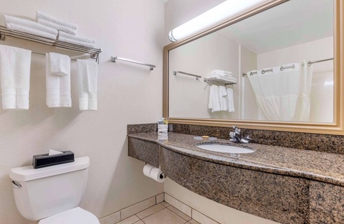 Lake Elsinore Hotel | Best Western Plus Lake Elsinore Inn & Suites